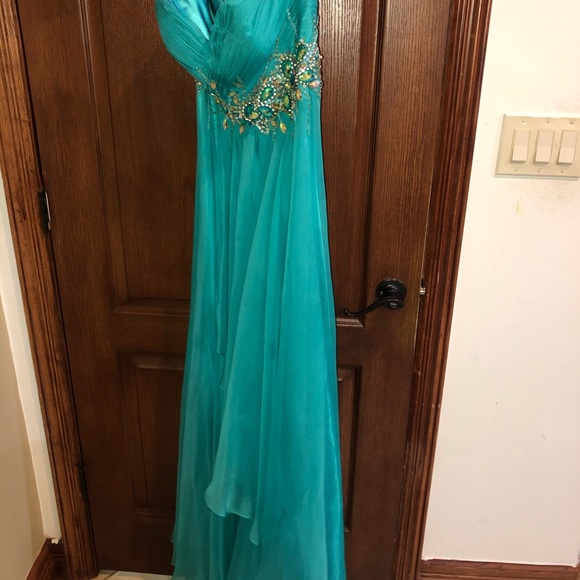 Dresses & Skirts - Formal Dress